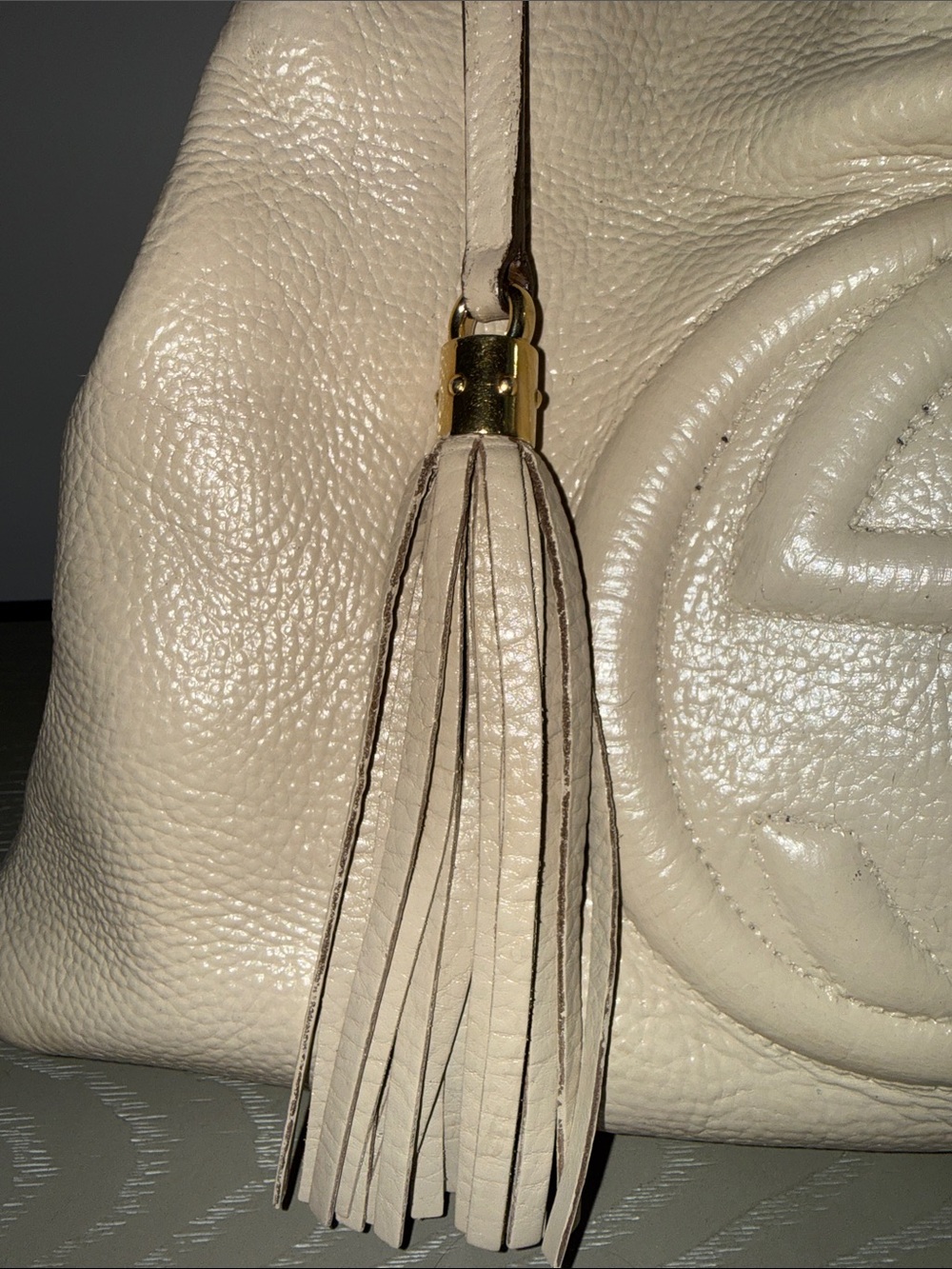 Gucci Soho Cream Leather Shoulder Tote with Tassel and Chain Straps - Picture 9 of 17